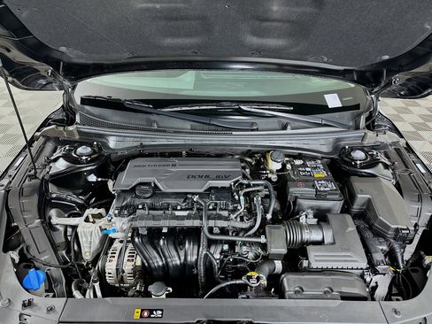 Used 2025 Kia K4 LXS image 32