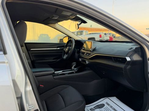 Used 2021 Nissan Altima 2.5 SV image 12