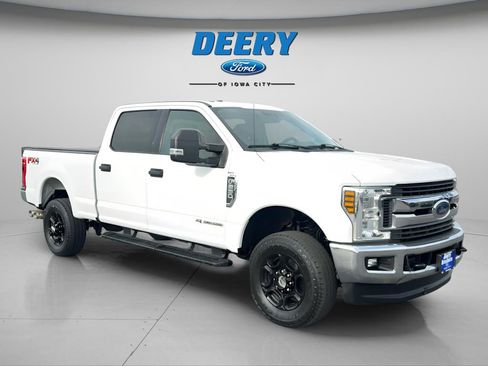 Used 2018 Ford F250 XLT w/ XLT Value Package AWD/4WD image 7