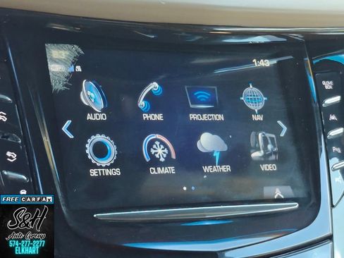 Used 2018 Cadillac Escalade Platinum AWD/4WD image 8