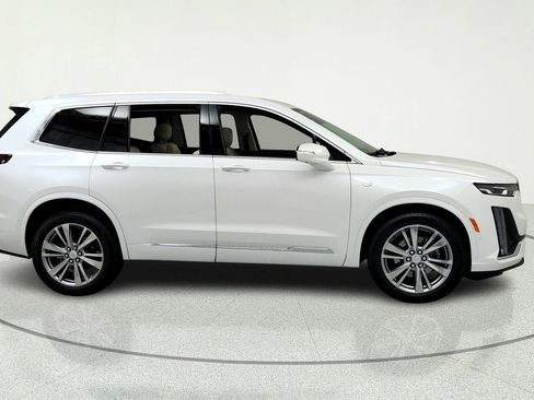 Used 2024 Cadillac XT6 Premium Luxury w/ Technology Package AWD/4WD image 6