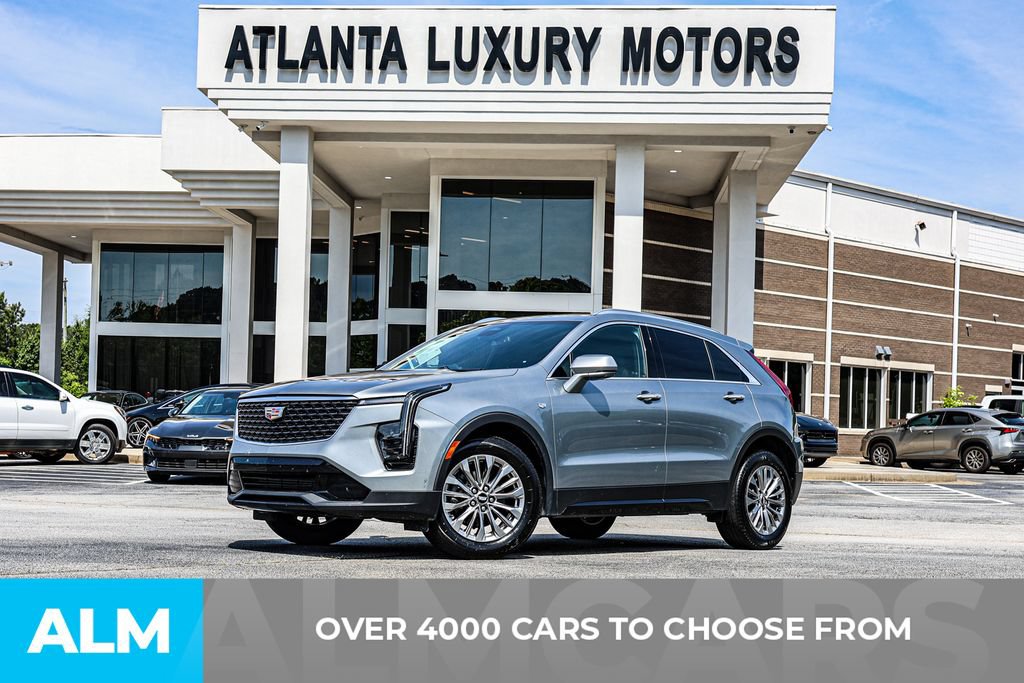 Used 2025 Cadillac XT4 Premium Luxury FWD image 2