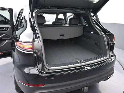 Used 2023 Porsche Cayenne image 16