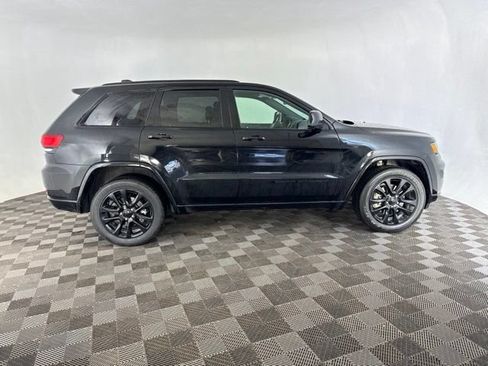Used 2021 Jeep Grand Cherokee Laredo X AWD/4WD image 6
