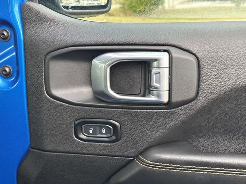 Used 2024 Jeep Wrangler Sahara image 14