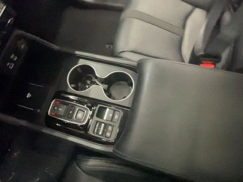 Used 2023 Honda Pilot Touring image 36
