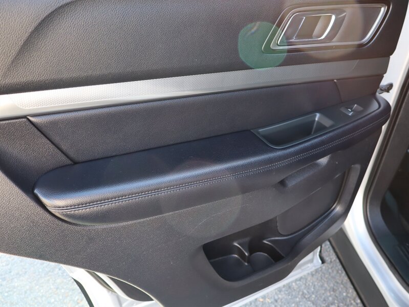 Used 2018 Ford Explorer XLT w/ Equipment Group 201A AWD/4WD image 20