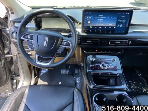 Used 2022 Lincoln Nautilus AWD w/ Premium Package image 10