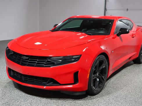 Used 2021 Chevrolet Camaro LT image 29
