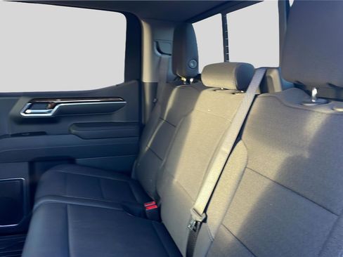 New 2026 GMC Sierra 1500 SLE image 17