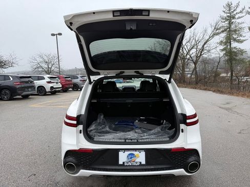 Used 2025 Genesis GV70 3.5T Sport w/ Sport Advanced Package image 27