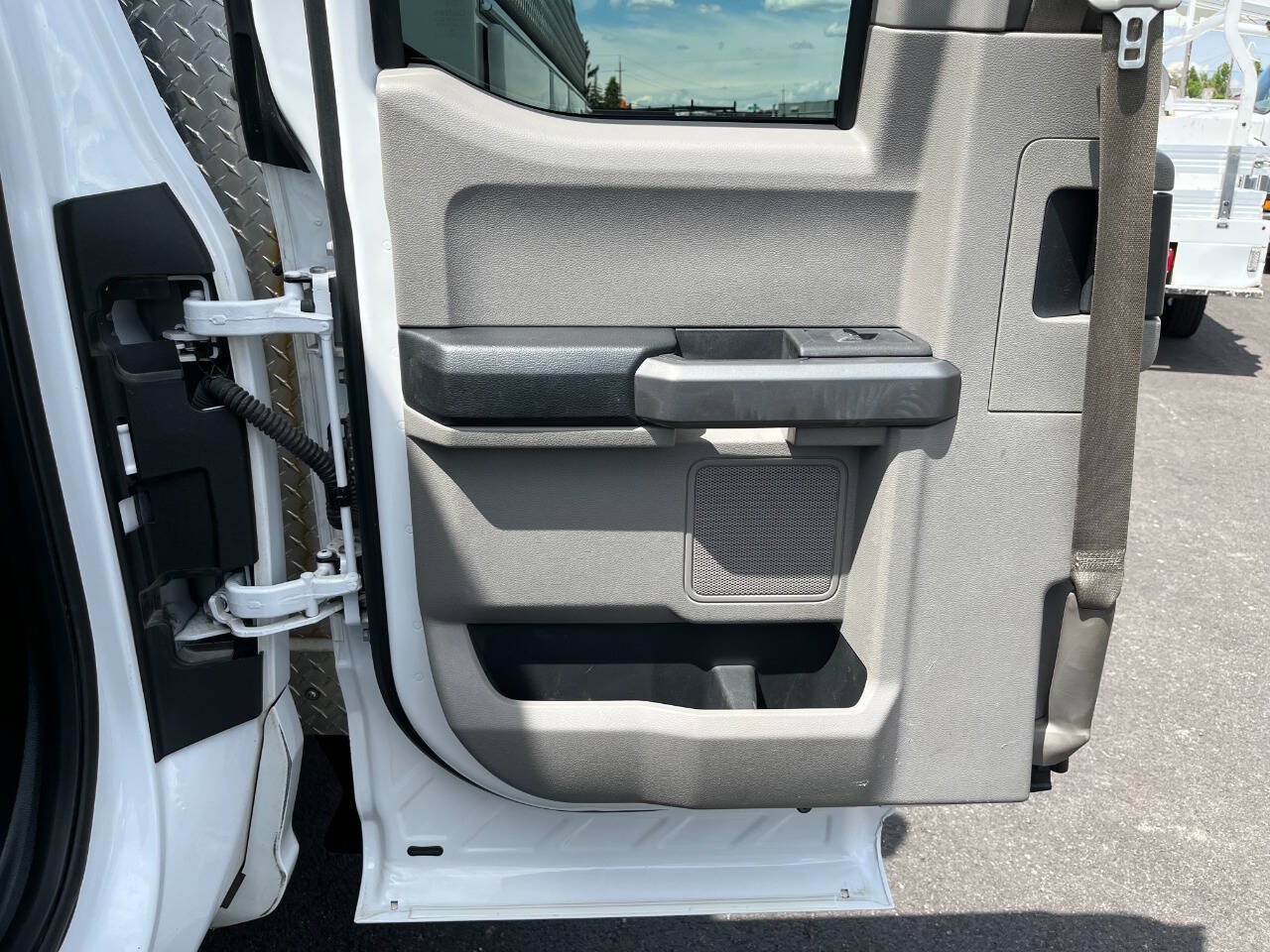 Used 2017 Ford F550 4x4 SuperCab Super Duty image 15