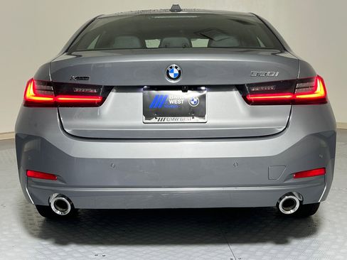 Used 2025 BMW 330i xDrive Sedan w/ Premium Package AWD/4WD image 9