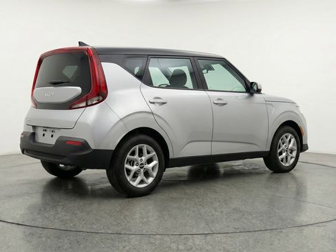 Used 2025 Kia Soul LX w/ LX Technology Package FWD image 9