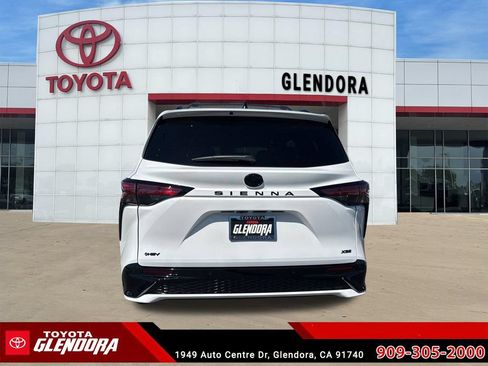 New 2026 Toyota Sienna XSE FWD image 9