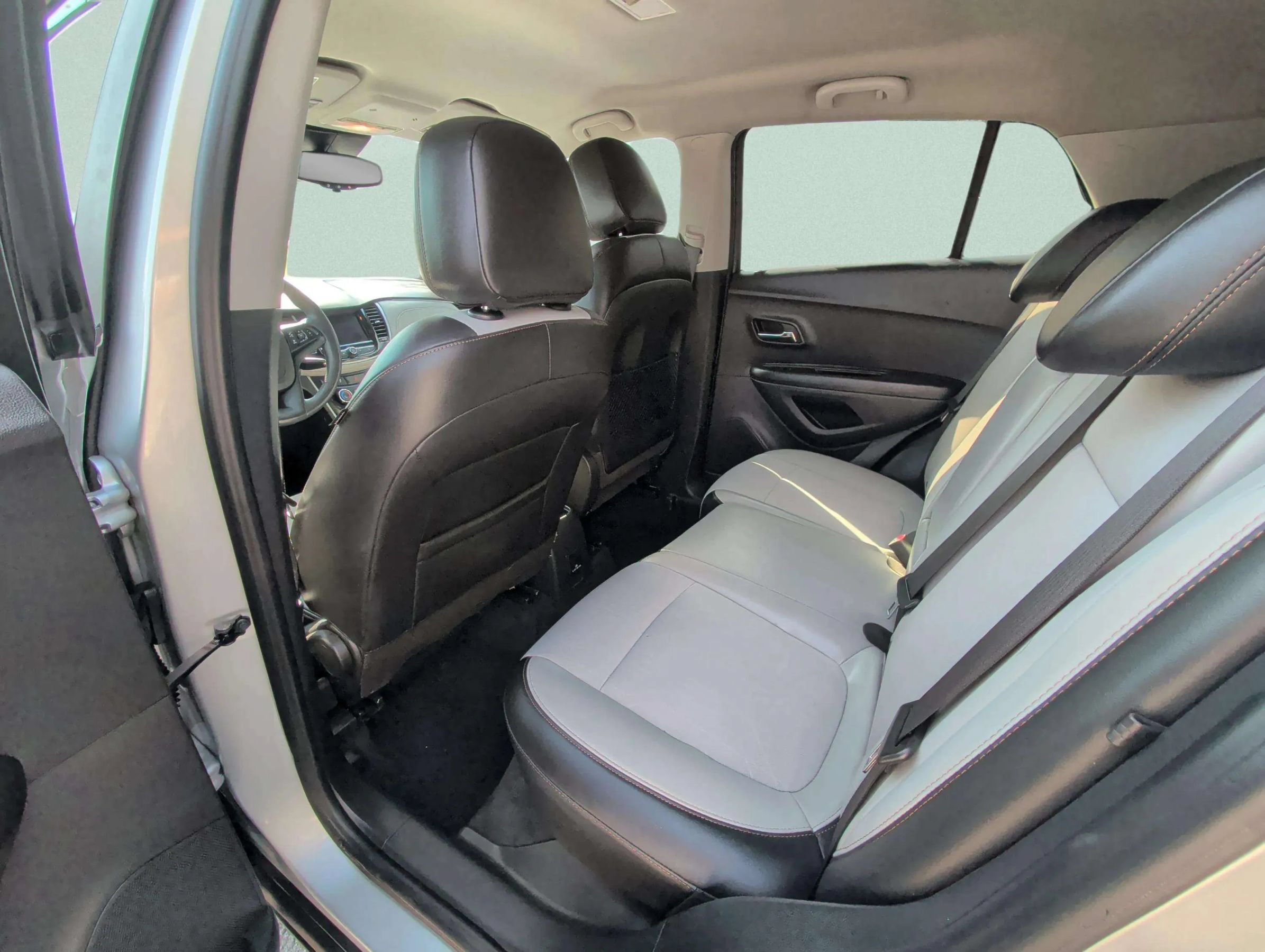 Used 2021 Chevrolet Trax LT AWD/4WD image 33