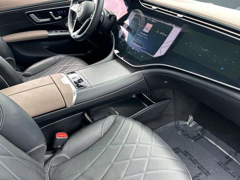 Certified 2023 Mercedes-Benz EQS 580 4MATIC Sedan image 33