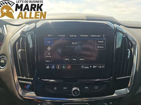 Used 2024 Chevrolet Traverse High Country FWD image 13