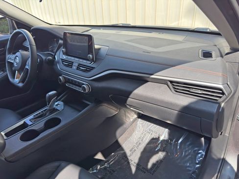 Used 2022 Nissan Altima 2.5 SR w/ Midnight Edition Package FWD image 14
