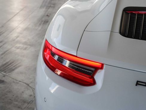 Used 2018 Porsche 911 Carrera RWD image 7