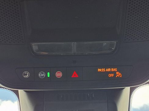 Used 2025 Chevrolet Equinox LT FWD image 8