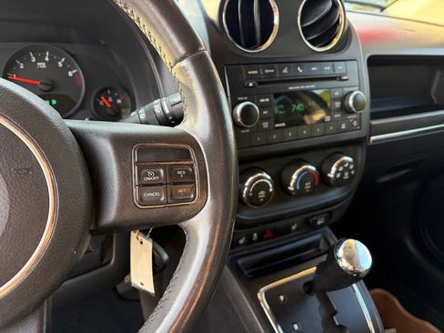 Used 2013 Jeep Compass Latitude FWD image 16