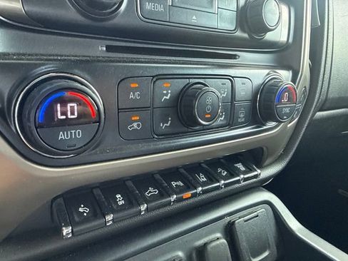 Used 2017 GMC Sierra 2500 Denali w/ Duramax Plus Package AWD/4WD image 30