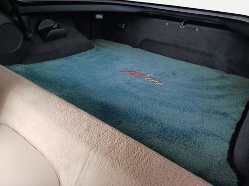 Used 2005 Chevrolet Corvette Coupe w/ Preferred Equipment Group image 9