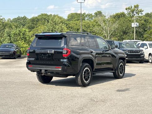 Used 2025 Toyota 4Runner TRD Off-Road Premium AWD/4WD image 5