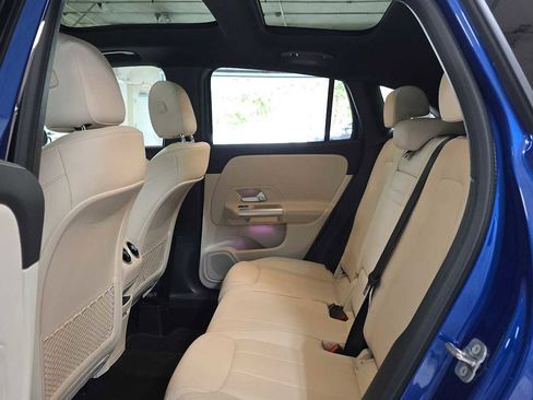 Used 2025 Mercedes-Benz GLA 250 4MATIC image 16