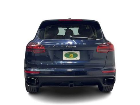 Used 2016 Porsche Cayenne AWD/4WD image 3