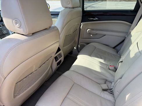 Used 2011 Cadillac SRX Luxury image 12