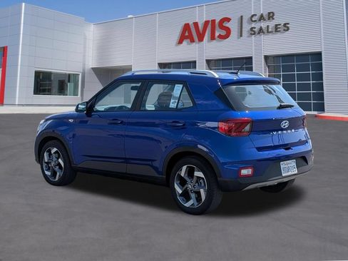 Used 2025 Hyundai Venue SEL FWD image 9