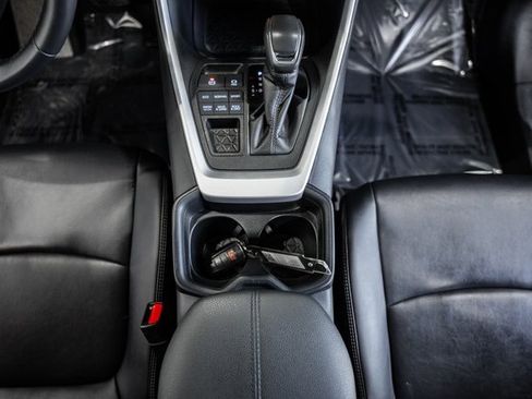 Used 2020 Toyota RAV4 XLE Premium image 26