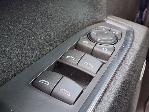 Used 2023 GMC Sierra 1500 SLT image 16