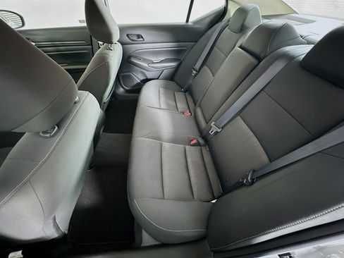 Used 2025 Nissan Altima 2.5 SV FWD image 25