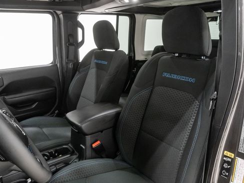 Used 2025 Jeep Wrangler Unlimited Rubicon 4xe w/ Convenience Group image 10