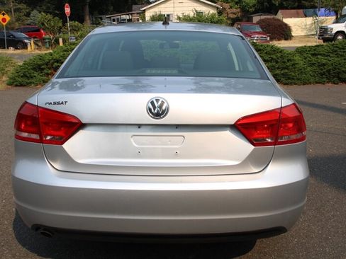 Used 2014 Volkswagen Passat 2.5 S FWD image 10
