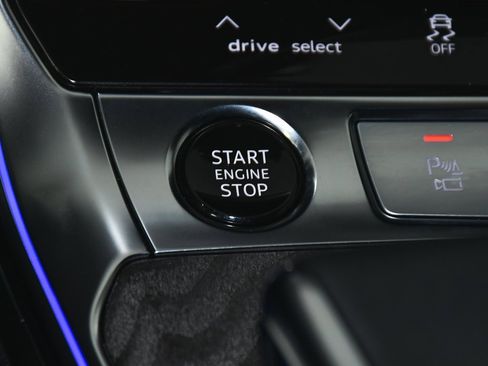 Used 2025 Audi A6 Premium Plus image 35