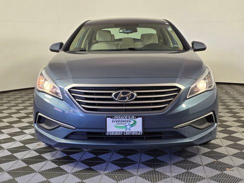 Used 2016 Hyundai Sonata SE FWD image 2