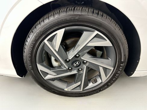 Used 2024 Hyundai Elantra Limited FWD image 36