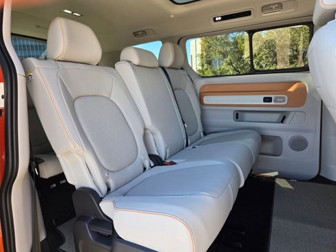 Used 2025 Volkswagen ID. Buzz Pro S Plus image 19