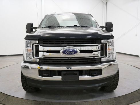 Used 2019 Ford F250 XLT image 2