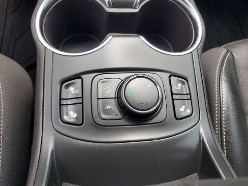 Used 2023 GMC Terrain SLT w/ LPO, Floor Liner Package AWD/4WD image 25