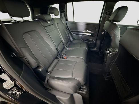 Used 2025 Mercedes-Benz GLB 250 4MATIC w/ Winter Package image 25