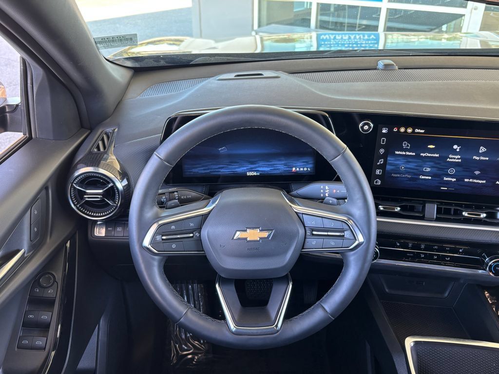 Used 2026 Chevrolet Equinox LT AWD/4WD image 10