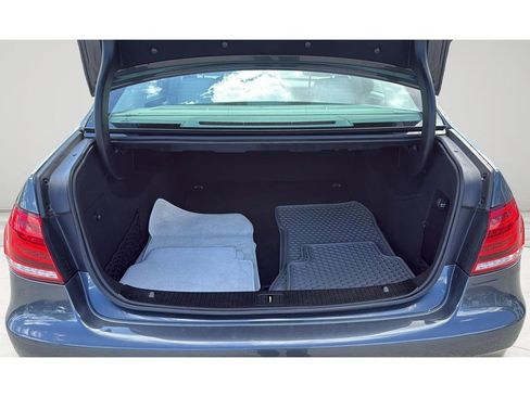 Used 2014 Mercedes-Benz E 550 4MATIC Sedan image 21