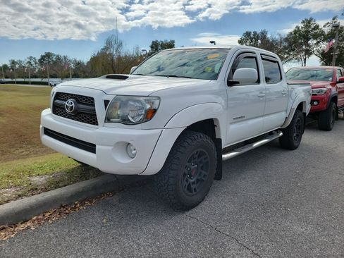 Used 2011 Toyota Tacoma PreRunner image 17