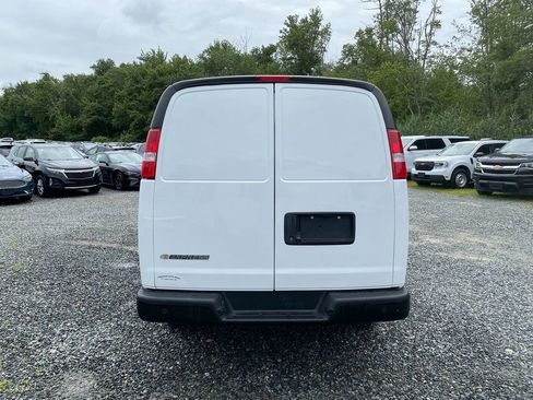 Used 2021 Chevrolet Express 2500 image 6