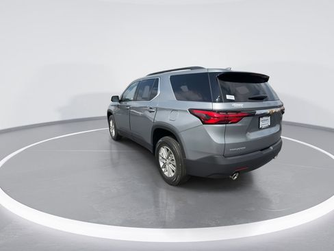 Used 2023 Chevrolet Traverse LT FWD image 5